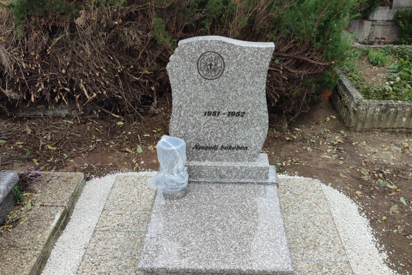 Úrnasírkő készítés minőségi gránitból