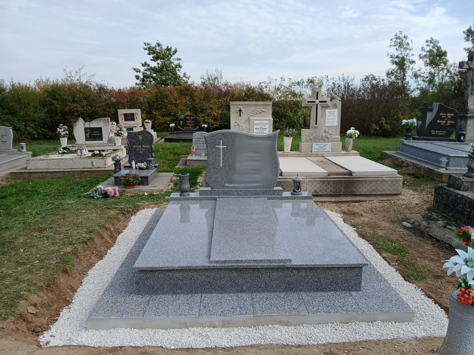 Egyedi gránit síremlék referenciamunka bemutatása